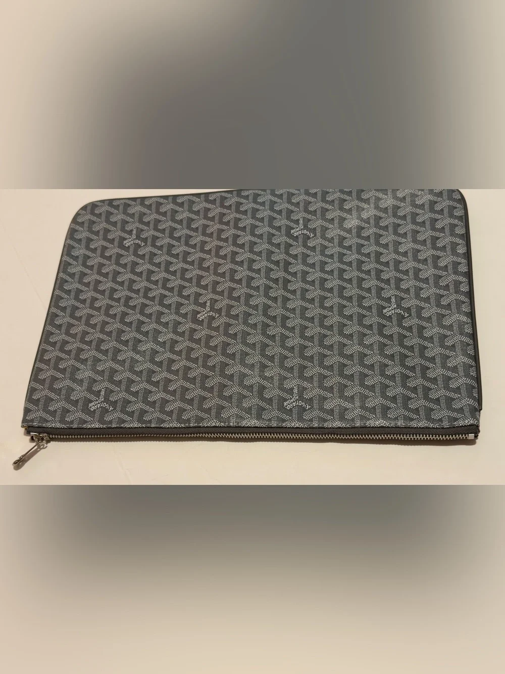 Goyard signature light